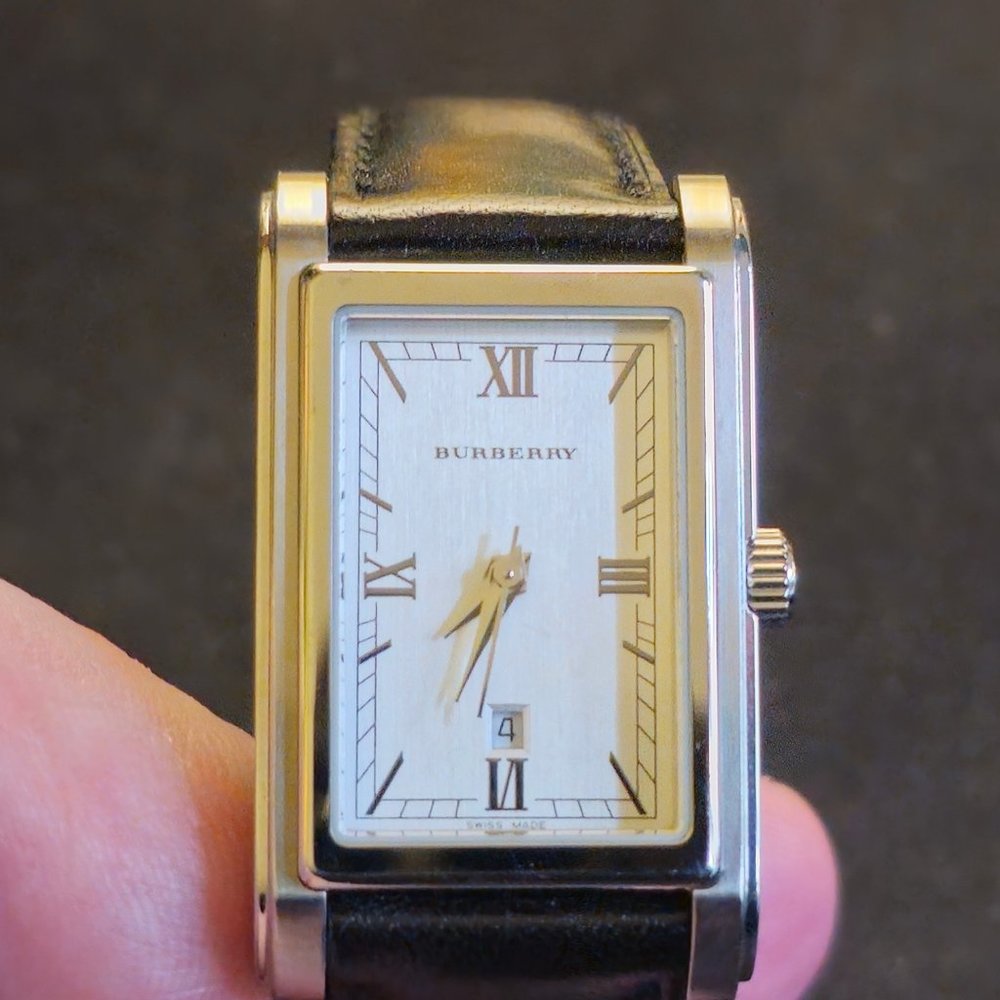Women's Burberry watch, BU1453, authentic, needs battery, EUC